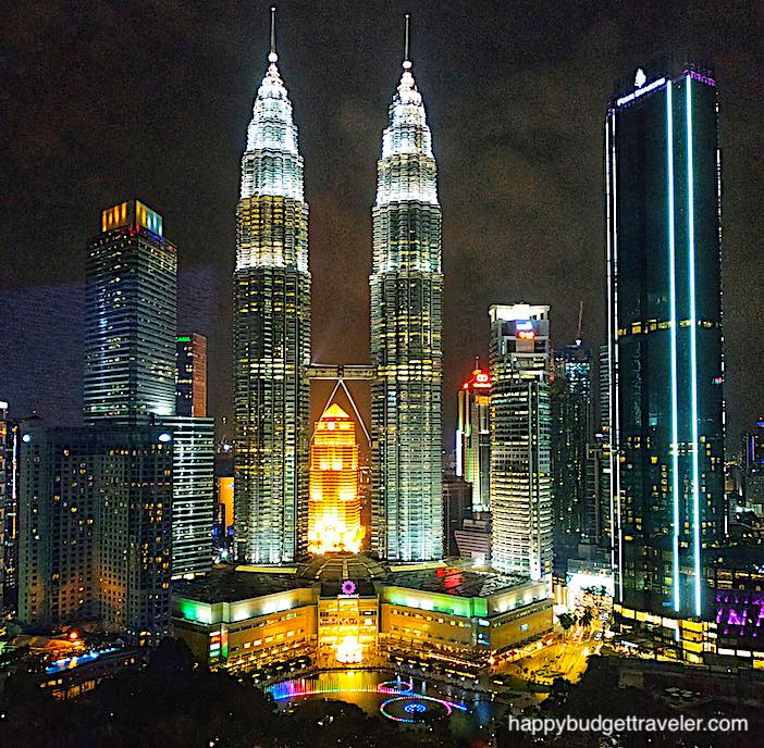 Picture of PETRONAS Twin Towers at night all lit up. Kuala Lumpur, Malaysia
