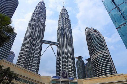 Picture of the PETRONAS Twin Towers, Kuala Lumpur, Malaysia