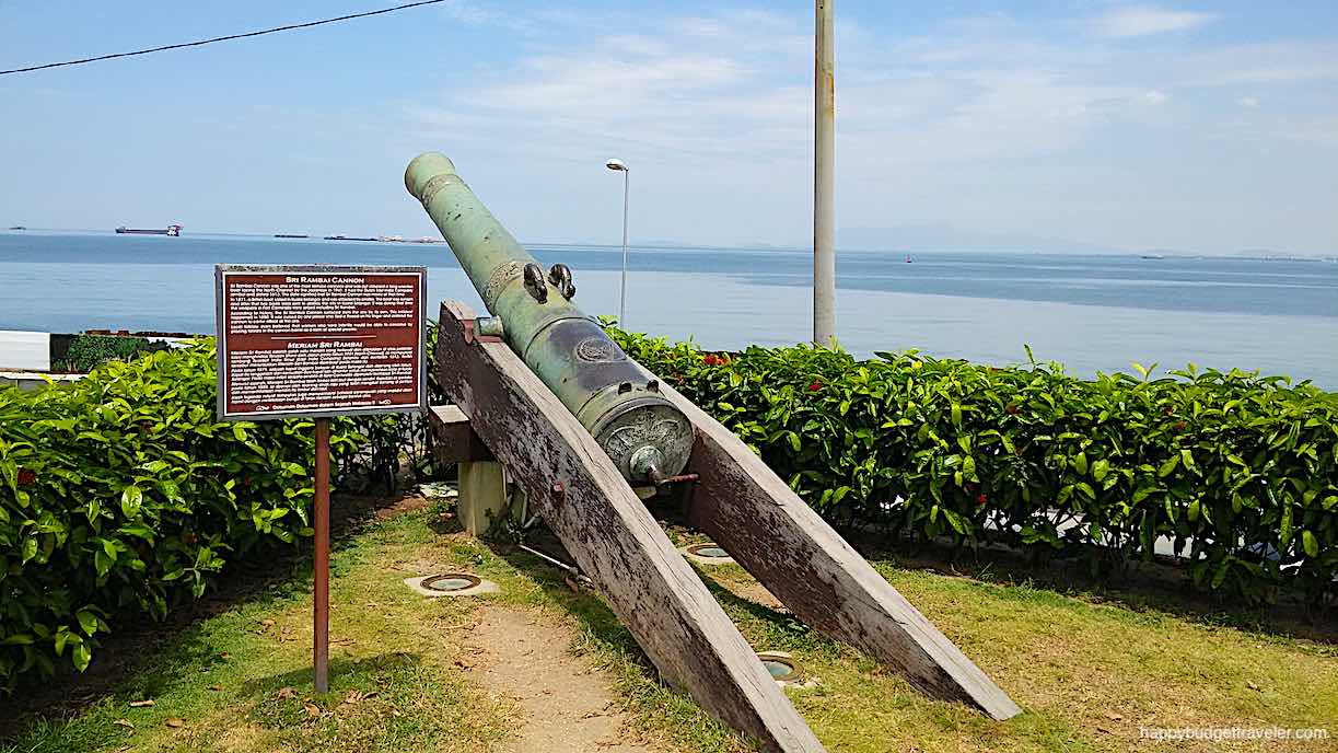 Picture of a canon-gun pointing straight out over the Malacca Straits at Fort Cornwallis, Penang Island, Malaysia