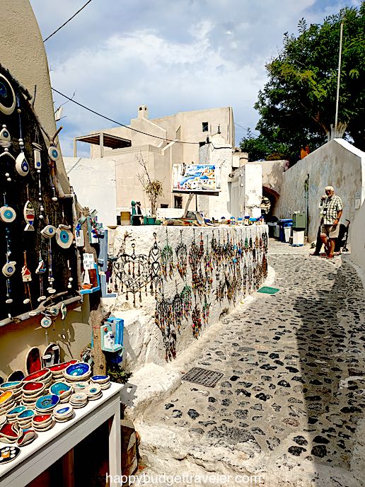Picture of an alleyway souvenir shop, Pyrgos, Santorini